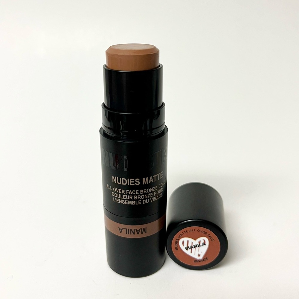 NUDESTIX
Nudies Matte Cream Bronzer Color: Manilla - Warm Rose Brown